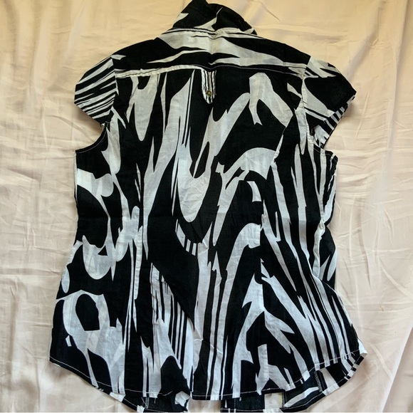 Express Black and White Abstract Pattern Button Down Blouse - Picture 2 of 5